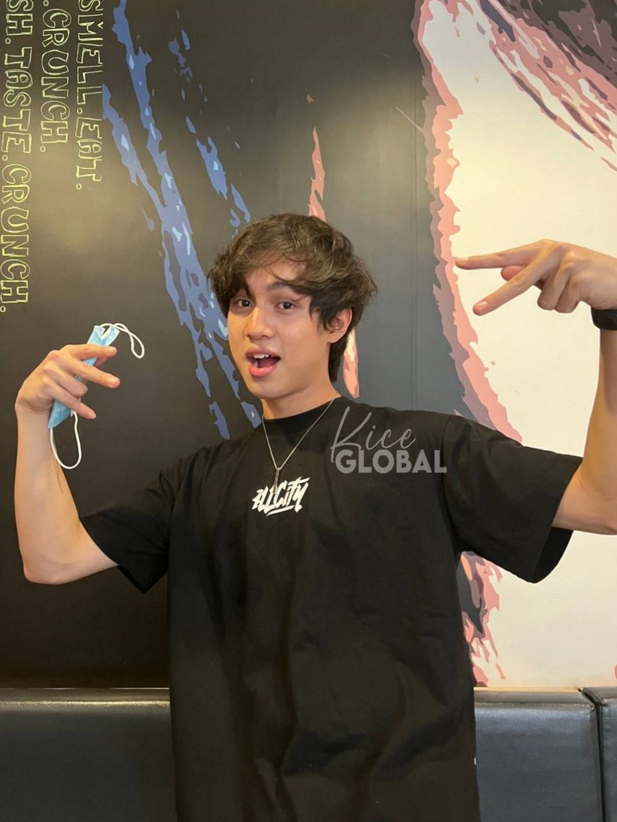 KICEglobal's tweet image. Spamming your timeline with @kiceisnice ‘s visuaaaals! 💜

#kice #kiceglobal #handsome