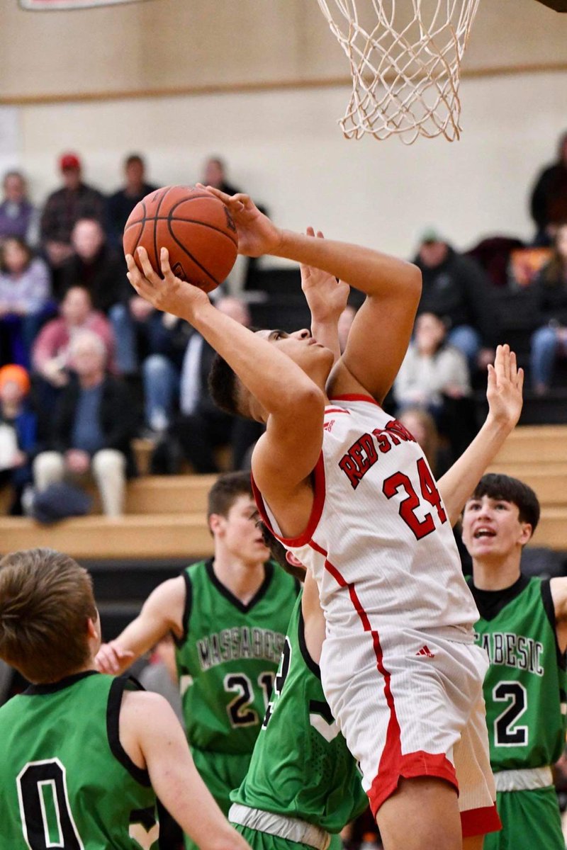TGK_Athletics's tweet photo. Senior night for @DJAlston9 and the @redstorm_sports Started off slow but got going in the 2nd qtr to open the game up. He finished with 21pts 11 rebounds a few steals and assist to help his team pull out the victory 79-21.
#thegrindknows #striveforgreatness #tgkgrindlab https://t.co/sLKFnM12l2