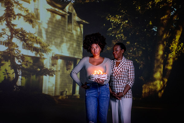 DriftwoodTheatr's tweet photo. Fairview by Jackie Sibblies Drury is a Canadian Stage and Obsidian Theatre Co-Production Opening March 4.
Learn more and get your tickets at https://t.co/HokjD330L4 #canadianstage #obsidiantheatre #theatrelife #TOtheatre @obsidiantheatre https://t.co/yXpBRF6Ok7