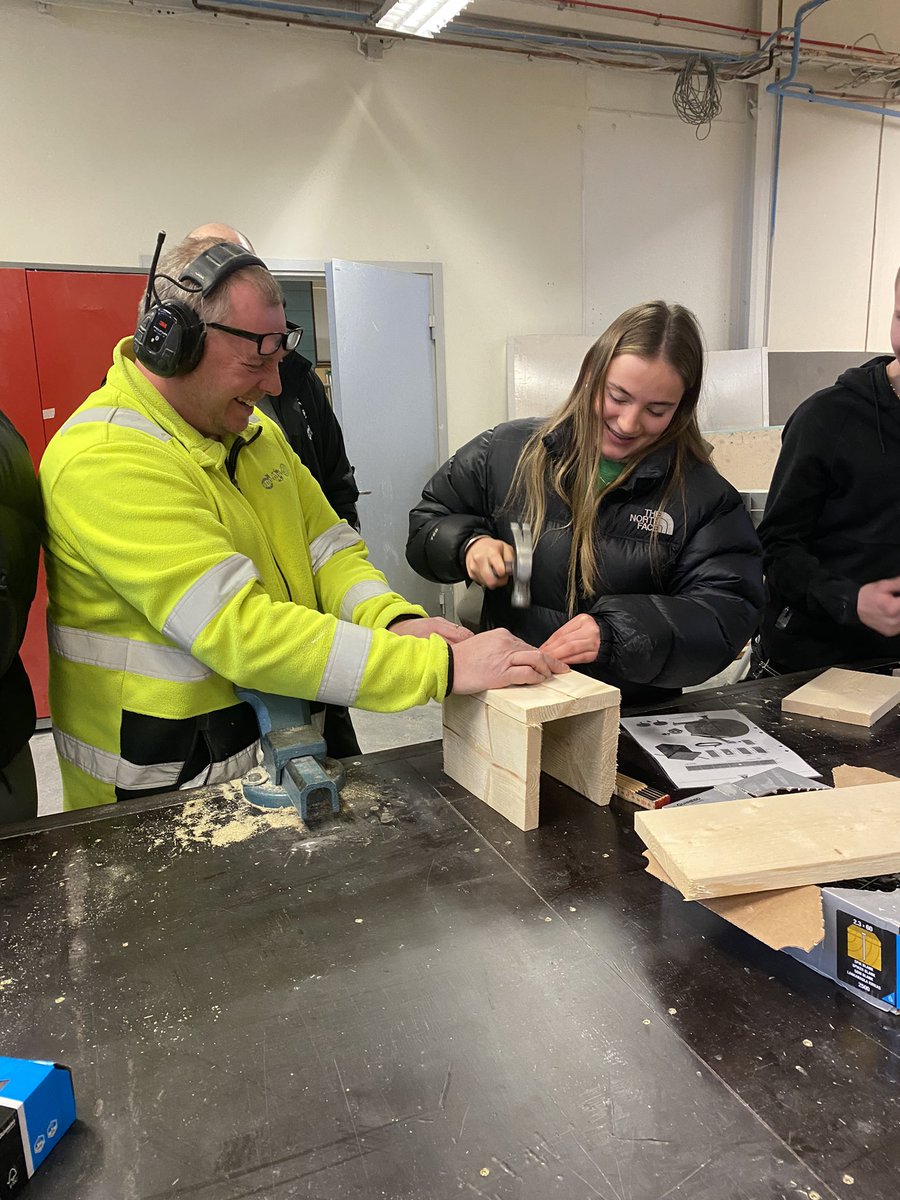 ExchangeSwedish's tweet photo. This afternoon we are down at the construction programme and creating something… https://t.co/EZsoPiQWE9