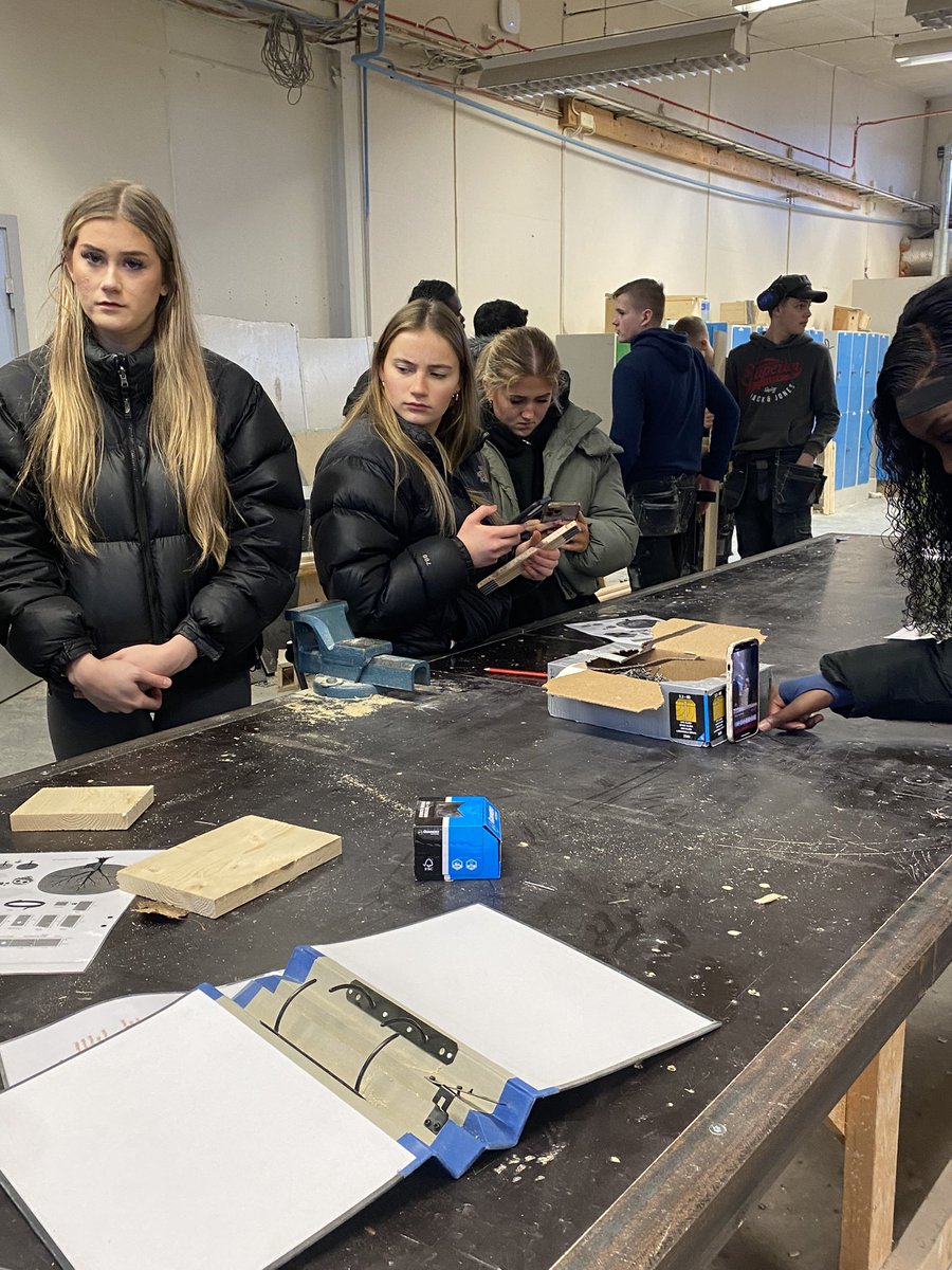 ExchangeSwedish's tweet photo. This afternoon we are down at the construction programme and creating something… https://t.co/EZsoPiQWE9