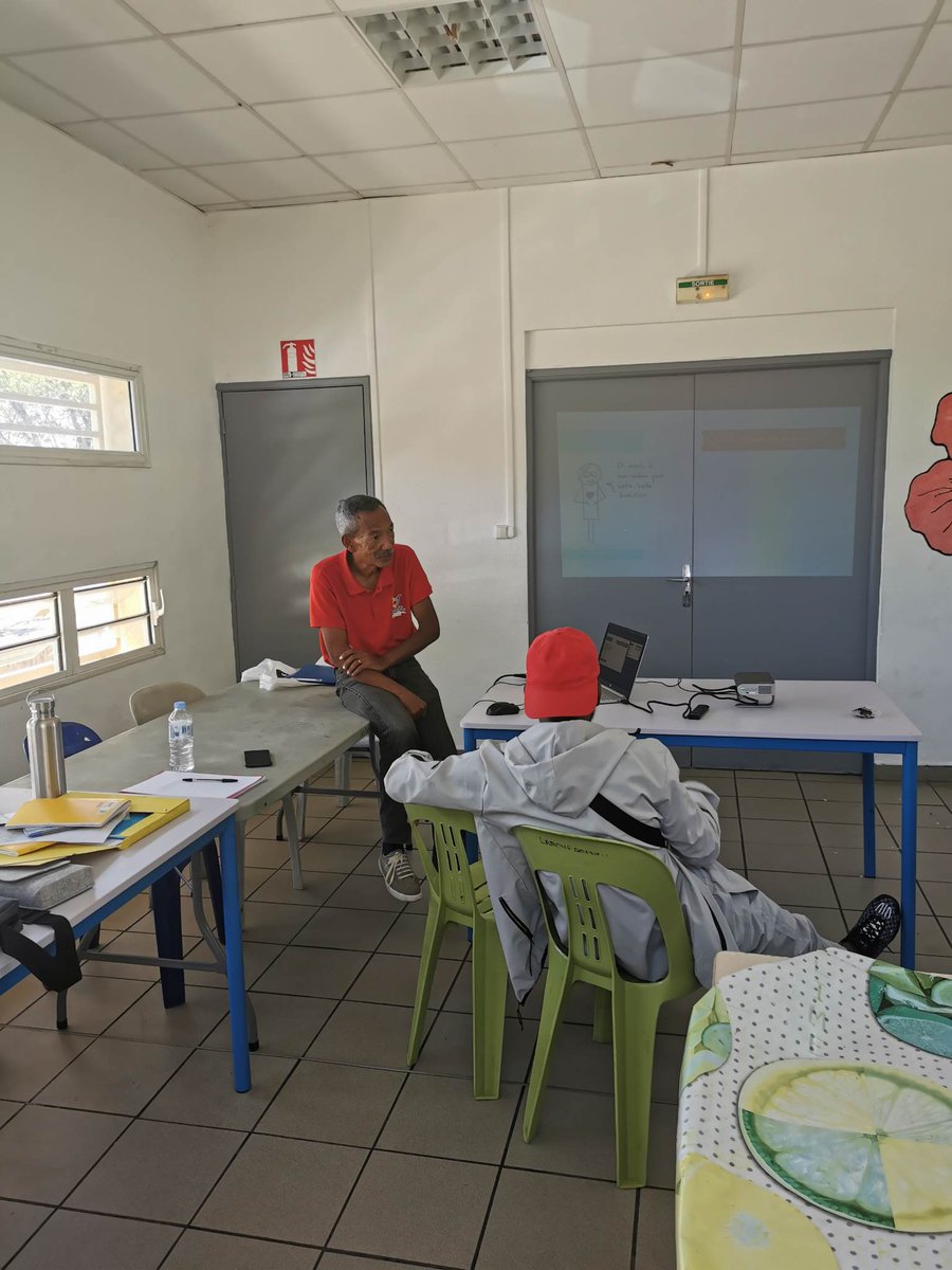 indien_man's tweet photo. Action: REMOB 💪🏽
Lieu: Saint-Benoît 🇷🇪
Atelier individuel et collectif sur notre Programme Respect et Traitement de la Violence, chapitre Respect et CNV avec de l'OSBD 👀🫀☝️🗣
Action est financée par le SPIP974 🇷🇪
#traitementdelaviolence #cnv #osbd #SPIP #laréunion #respect https://t.co/DUMcnRUXLx