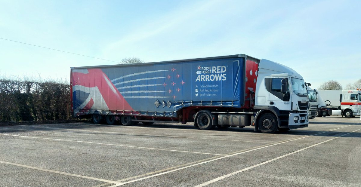 TravellingTheUK's tweet photo. Quick pitstop before cracking on with the day been up to Leeming to drop parts off for paint and now to collect an aircraft tractor.
#thisismyyear2023
#workthisway #england #summer #aviation #trucker #44tonnearmy #lorrydriver #uktrucker #bestofbritish #bestofbritish #aviation https://t.co/bCmO6K6Ybn
