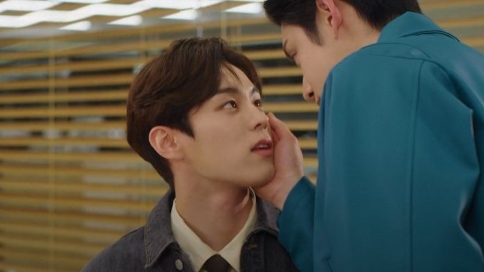 hubboyslove's tweet photo. ELES TÃO VOLTANDO! A versão em filme de #RoommatesOfPoongduck304 com Jiwoong e Seobin foi enviada para classificação e deve estrear em breve! #KimJiwoong https://t.co/VeFTstPnKZ