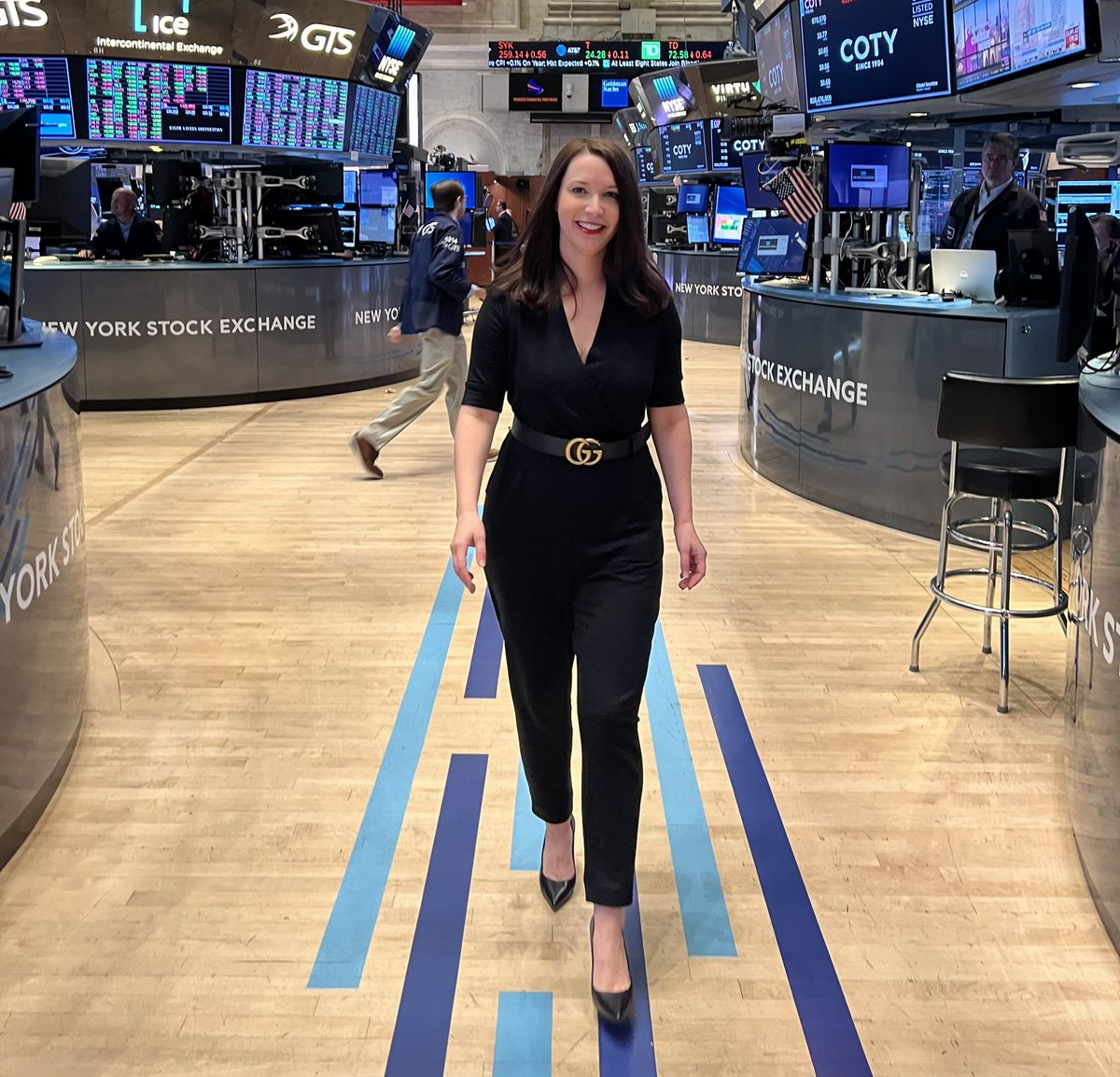 Lisa Mayer tweet media