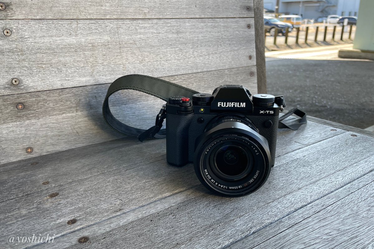 oka754's tweet photo. そう先週末、FUJIFILM XT-5持って行田市駅に行ってました。

#花手水
#xt5 https://t.co/7xZxKbWnoI