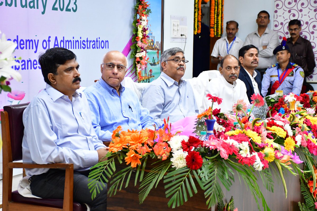 IPR_Odisha's tweet photo. Induction Training of 31 OAS Officers Trainees was inaugurated by Sri R. Balakrishnan, Chief Advisor, CMO at the Gopabandhu Academy of Administration today. The event was presided by Sri RK Sharma, DG of the Institute. Dr Subroto Bagchi delivered the keynote address. @gapg_dept https://t.co/LzLLmDXoG4