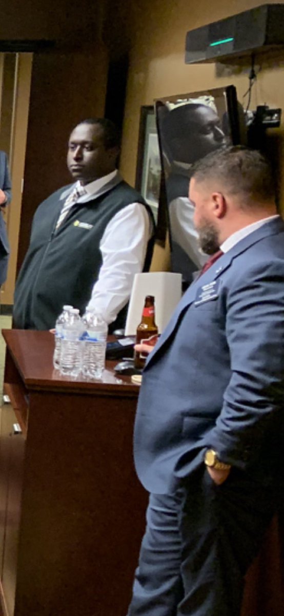 goroe3's tweet photo. AFP KS is known for their lack of moral integrity and senseless tax policy. Here is AFP plying legislators with lunchtime boozing. #ksleg @kspolicy @AFPhq #lobbyist #chugalug @KSEconomist https://t.co/LFzo093ORQ