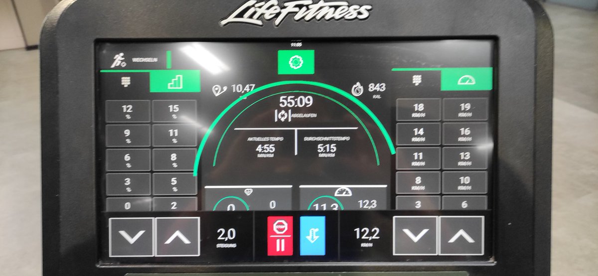 franzwolkow's tweet photo. Wenn man schon mal da ist:
Rückenfit ✅
Laufband ✅
Kraft ✅
Sauna ✅
#triathlontraining #gym #laufband #kraftraining #sauna #fitone https://t.co/a3g4OmMCIo