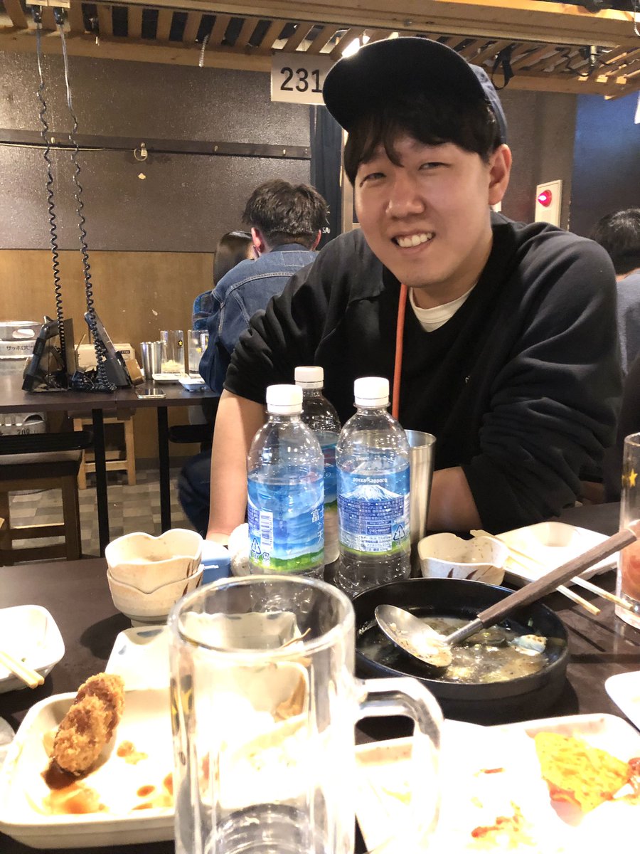 sample373's tweet photo. イクトが30分おれにブチギレてる間かつやまは一言も発さんかった。
イクトが帰った今も。 https://t.co/80JeEpDzTA