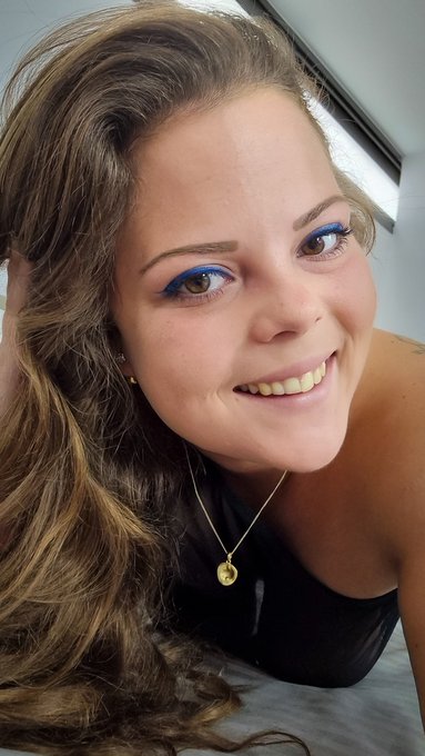 TW Pornstars - Lea Lovebird - Top 1.5% 💙🤍. Pictures and videos from