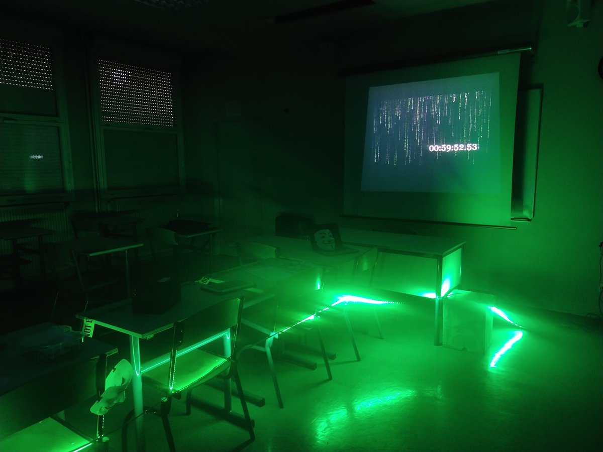 JDA_ROUEN's tweet photo. Escape game pour promouvoir la #mixité vers les métiers dans les nouvelles technologies. 4 équipes du lycée JDA ont mené l'enquête. Résoudre des énigmes tout en découvrant les divers métiers du numérique. Merci à @Canope_76 ! @ac_normandie @dsden76 https://t.co/NJjtG0s2z9