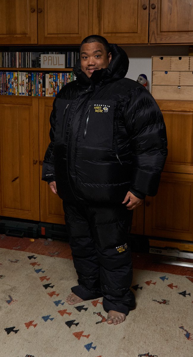 specialpaul's tweet image. An "older" pic from me in my black MHW combo - very warm and cuddle - i love the "oldstyle" of this downgear alot. #specialpaul #MountainHardwear #puffajacket #puffa #expeditiongear #expedition #downsuit #downoverall #daunenanzug #parkabondage 
@hardwear