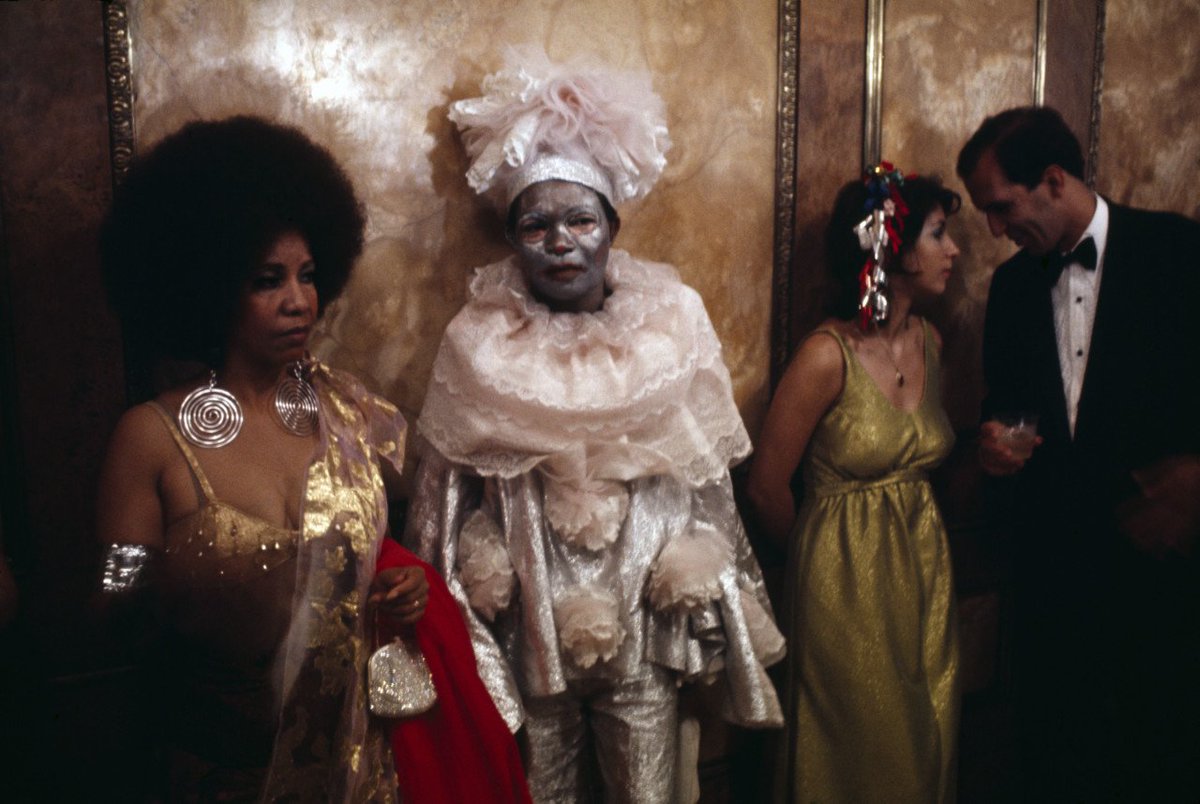 _renanguerra's tweet photo. sou completamente apaixonado pelas fotos do Bruno Barbey do Carnaval brasileiro nos anos 70/80. olha coisa mais linda https://t.co/YBsgF3ikcd