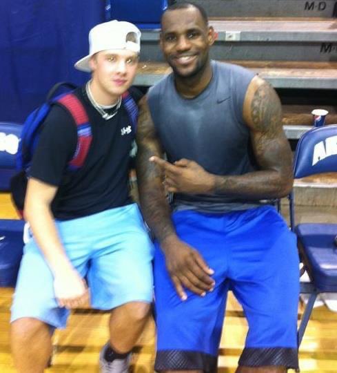 CamDerr2's tweet photo. The 🐐 https://t.co/JeV3FiLDz9