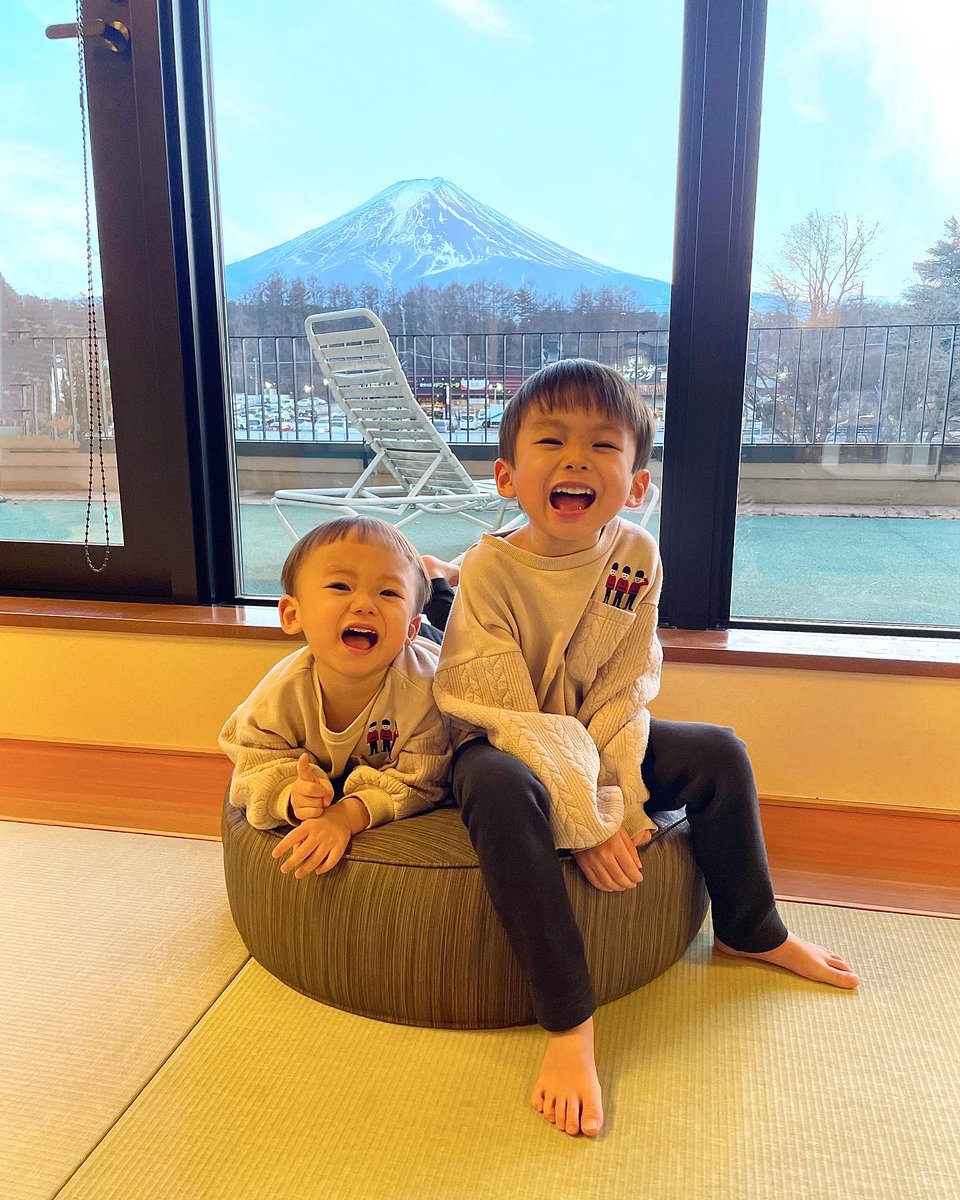 が綺麗に見えて とても幸せだった日🗻💕 この日の中で 1番よく富士山が見えた の写真をまず✨ 実は2度目の ♨️ お子様連れでも優しくて 居心地良すぎて長居しちゃった💓笑… https://t.co/iC2SKwoQeP