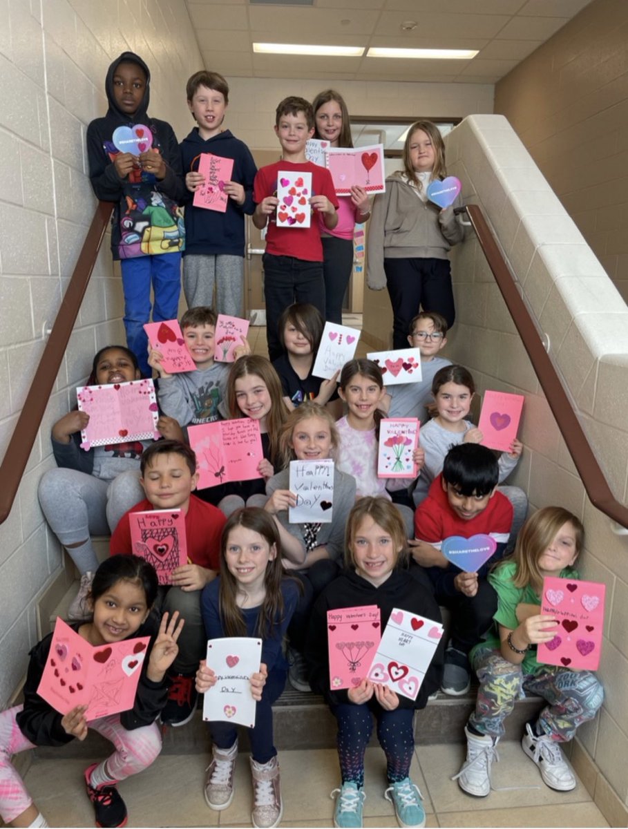 jennadavis111's tweet photo. @HewittsCreek grade 3 students in @MrsTsepelis class worked hard creating beautiful Valentine’s Day cards for older adults living in retirement and long term care homes across our region 💕#ShowTheLove💕
@NSM_SGS @BarriePolice @AlzheimerSimcoe @BarrieGeriLead @CounselorSimcoe https://t.co/0PJfqgkPXG