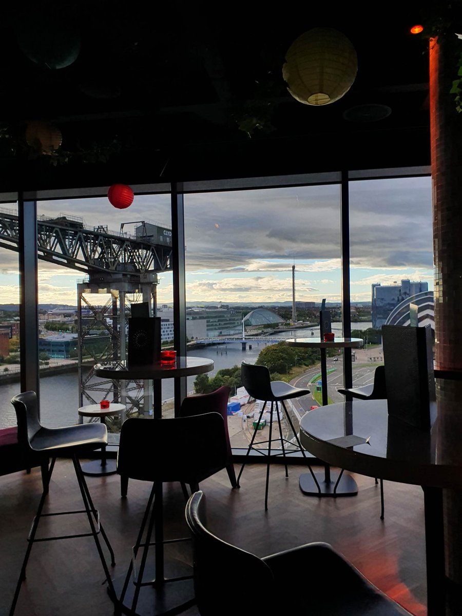 glasgowiar's tweet photo. Impressive views of the Glasgow skyline from the @RadissonREDGla skybar, taken some months ago now.  Hope to visit again and hopefully catch the sunset! Can you spot the @glasgowtour bus?😉 #Glasgow https://t.co/hpkktGTZfl