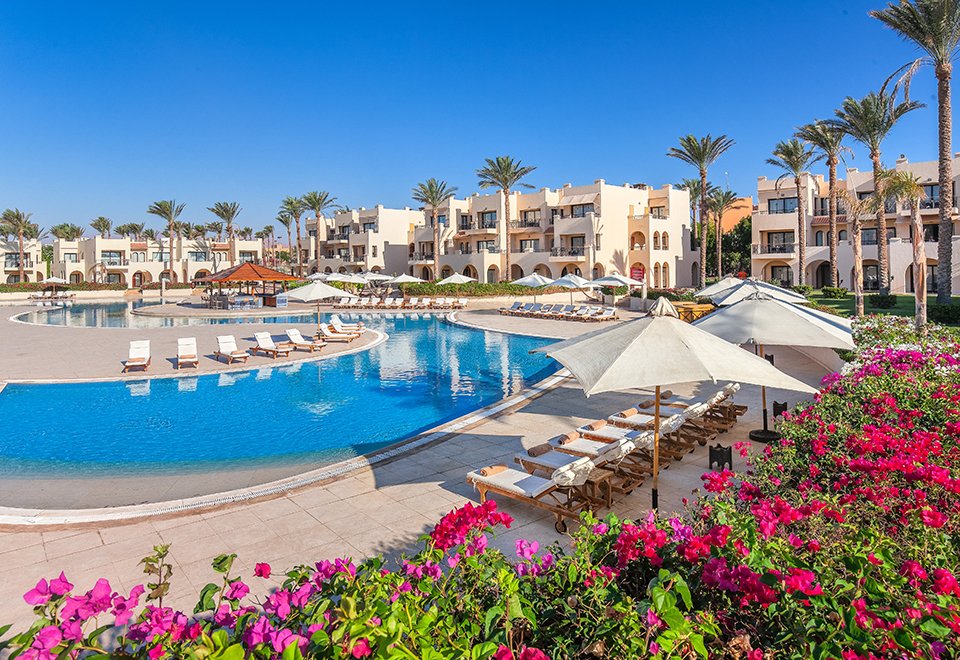 CleopatraSharm's tweet photo. Happiness is…basking in the sun, amazing adventures, delicious food, and exploring the beauty from every side at Cleopatra Resorts 

#CleopatraResorts #Luxury #Vacation #Cleomoments #Egypt #Discover   #Cleopatraluxurysharmelsheikh  #beach #beachlife #beachvibes #sea #pools https://t.co/8bMSq1iu12