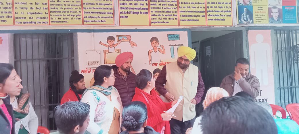 Kashmir_s_wahla's tweet image. ਗੁਰਦਾਸਪੁਰ DEO ਦਫਤਰ ਵਿੱਚ ਵਿਸ਼ੇਸ਼ ਲੋੜਾਂ ਵਾਲੇ ਬੱਚਿਆਂ ਲਈ ਲੱਗੇ ਅਸੈਸਮੈਂਟ ਕੈਂਪ ਵਿੱਚ ਸ਼ਿਰਕਤ ਕੀਤੀ ਅਤੇ ਲੋੜਵੰਦ ਬੱਚਿਆਂ ਨੂੰ ਮਿਲਿਆ ਅਤੇ ਉਹਨਾਂ ਨੂੰ ਯਕੀਨ ਦਵਾਇਆ ਕੇ ਸਰਕਾਰ ਦੀ ਹਰ ਸਹੂਲਤ ਉਹਨਾਂ ਨੂੰ ਪਹਿਲ ਦੇ ਅਧਾਰ ਤੇ ਮਿਲੇਗੀ @ArvindKejriwal @BhagwantMann @JarnailSinghAAP @raghav_chadha @SandeepPathak04