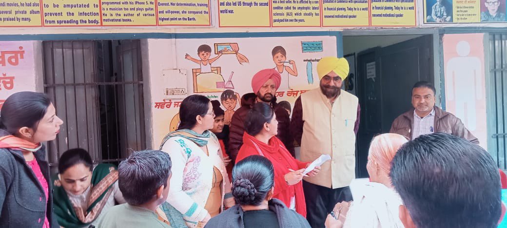 Kashmir_s_wahla's tweet image. ਗੁਰਦਾਸਪੁਰ DEO ਦਫਤਰ ਵਿੱਚ ਵਿਸ਼ੇਸ਼ ਲੋੜਾਂ ਵਾਲੇ ਬੱਚਿਆਂ ਲਈ ਲੱਗੇ ਅਸੈਸਮੈਂਟ ਕੈਂਪ ਵਿੱਚ ਸ਼ਿਰਕਤ ਕੀਤੀ ਅਤੇ ਲੋੜਵੰਦ ਬੱਚਿਆਂ ਨੂੰ ਮਿਲਿਆ ਅਤੇ ਉਹਨਾਂ ਨੂੰ ਯਕੀਨ ਦਵਾਇਆ ਕੇ ਸਰਕਾਰ ਦੀ ਹਰ ਸਹੂਲਤ ਉਹਨਾਂ ਨੂੰ ਪਹਿਲ ਦੇ ਅਧਾਰ ਤੇ ਮਿਲੇਗੀ @ArvindKejriwal @BhagwantMann @JarnailSinghAAP @raghav_chadha @SandeepPathak04