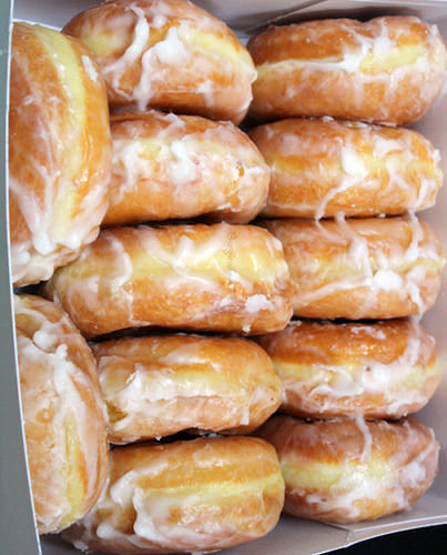 carolcoppie's tweet photo. Good Wednesday morning! It’s time to make the Donuts! ☕️🍩 https://t.co/cIOwYnLa34