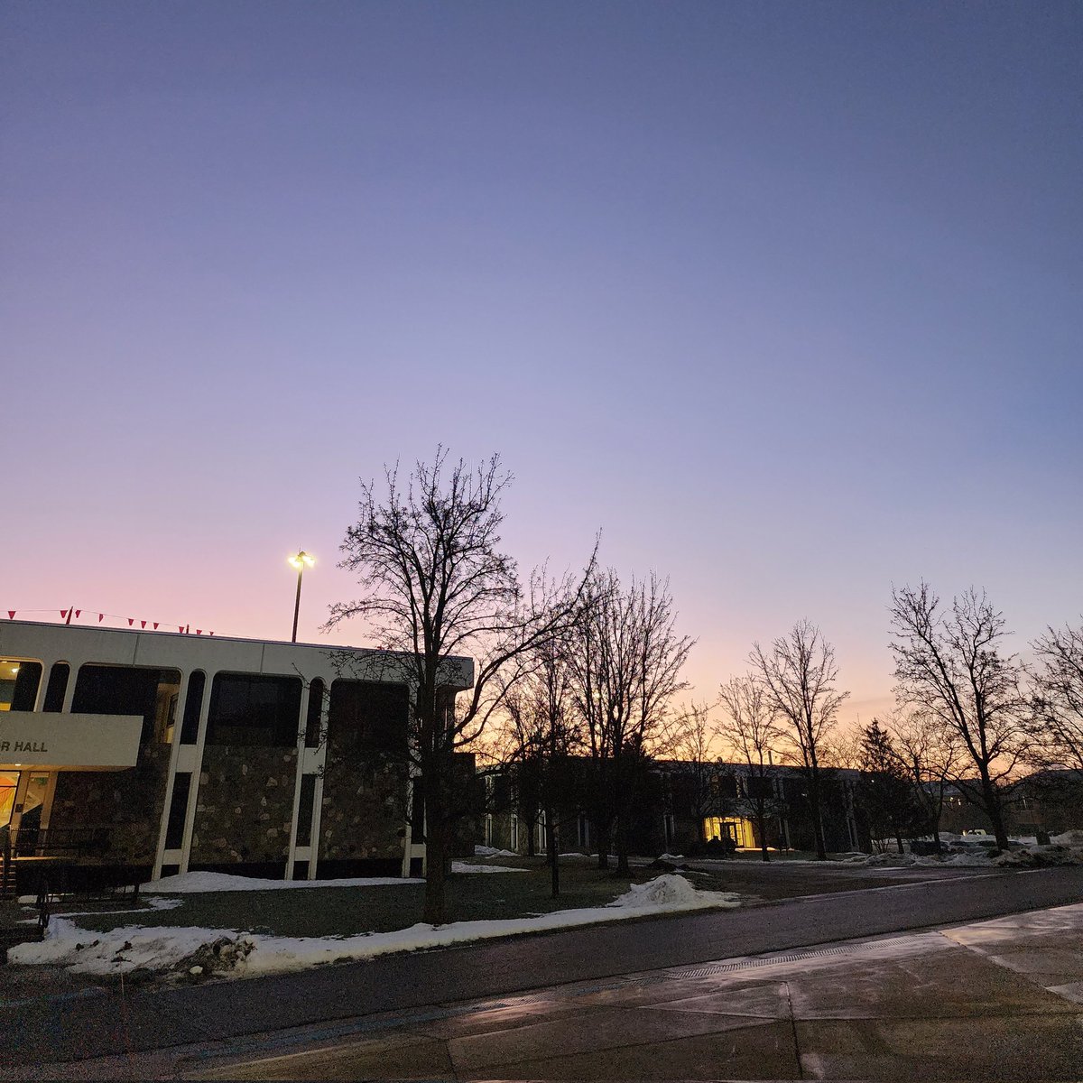 GVSchoolofCOM's tweet photo. Beautiful sunrise views from Lake Superior Hall this morning https://t.co/q9oVW59sWB