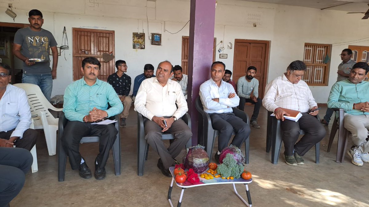 AtmaSabarkantha's tweet photo. @ADevvrat
@CollectorSK
@sabarkanthadp
@ATMAGUJARAT
@JdaMehsana
માન.નિયામક્શ્રી,આત્મા,ગાંધીનગર દ્વારા પ્રાકૃતિક કૃષિનો વ્યાપ વધે તે માટે સાબરકાંઠા જિલ્લાની મુલાકાત.જેમા લાઈન ડીપાર્ટમેન્ટના અધિકારીશ્રી/કર્મચારીશ્રીઓની સમિક્ષા બેઠક તેમજ પ્રાકૃતિક ખેતી કરતાં ખેડુતોની મુલાકાત લીધેલ. https://t.co/9tnvjap2vh