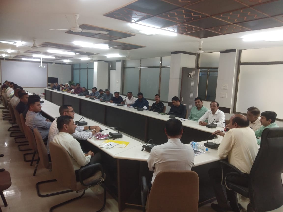 AtmaSabarkantha's tweet photo. @ADevvrat
@CollectorSK
@sabarkanthadp
@ATMAGUJARAT
@JdaMehsana
માન.નિયામક્શ્રી,આત્મા,ગાંધીનગર દ્વારા પ્રાકૃતિક કૃષિનો વ્યાપ વધે તે માટે સાબરકાંઠા જિલ્લાની મુલાકાત.જેમા લાઈન ડીપાર્ટમેન્ટના અધિકારીશ્રી/કર્મચારીશ્રીઓની સમિક્ષા બેઠક તેમજ પ્રાકૃતિક ખેતી કરતાં ખેડુતોની મુલાકાત લીધેલ. https://t.co/9tnvjap2vh