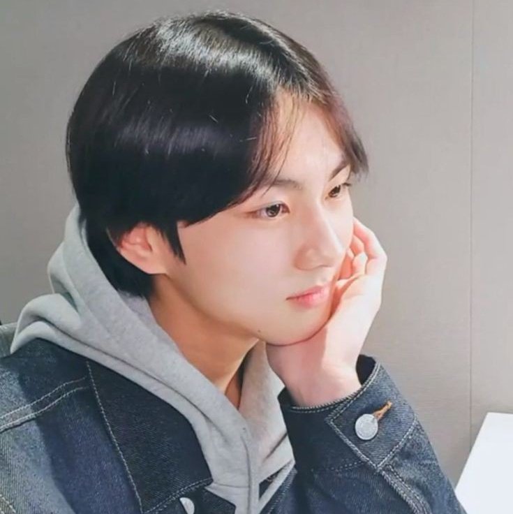 Mikael_Yuri00's tweet photo. Happy 19th birthday Yang Jungwon enjoy your special day leader yang , thank you for being engene inspiration happy birthday again 🎂🎂🎂🎂🎂🎂🎂🎂🎂🎂🎂🎉🎉

#jungwonday #HappyBirthday https://t.co/4ybMe3Dchp