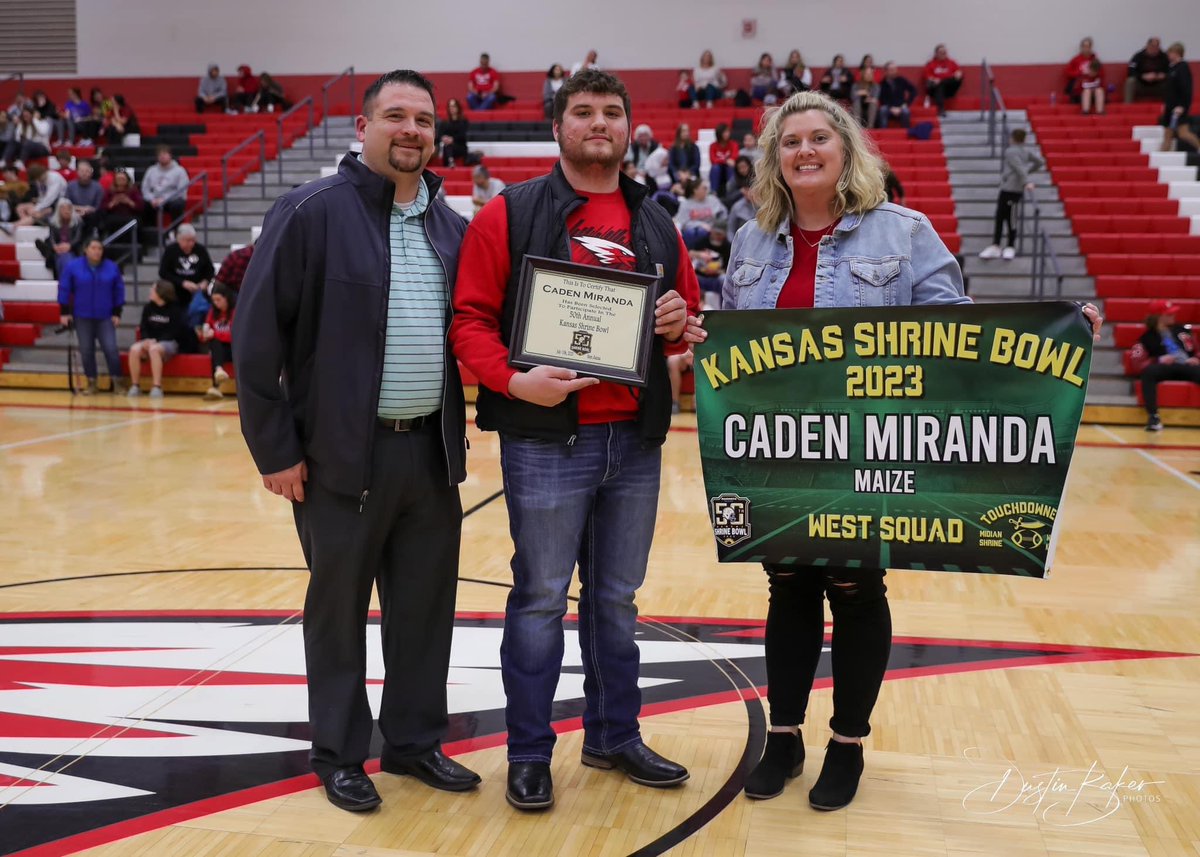 CoachMerc72's tweet photo. Fired up for @thrush_mason and @CadenMirand to represent #MaizeFootball in the 2023 Shrine Bowl. Congratulations fellas!!! #MaizeOL #FAA. 📸:@DustinBaker78 https://t.co/gnqfrSEHXi