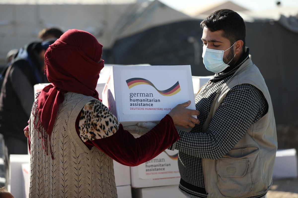 #Erdbeben: Die #Nothilfe in #Syrien läuft an! Heute werden die ersten Hilfsgüter besorgt und direkt im Anschluss an Betroffene in #Aleppo verteilt. In den Hilfspaketen sind neben Lebensmitteln und Hygieneartikeln auch Babynahrung, -windeln und Medikamente! help-ev.de/laender/syrien…