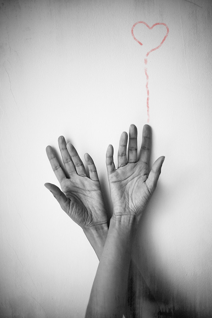 l Iove pictures of hands. 
What about you? 🙂

Here some of them at 5 xtz and below:

"Fly Away Fish" ✨4.5 xtz
"Touch My Love" ✨ 5 xtz
#photography 
🖤🤍🖤