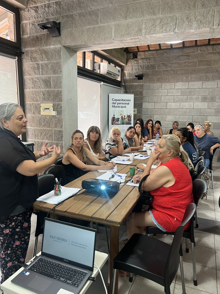 CyD_MSI's tweet photo. Inauguramos la primera capacitación del año con un taller de Prácticas de Escritura para promotores sociales de la Subsecretaria de Desarrollo Humano y Social de  @SanIsidroGob @gustavoposse @tissulamonicasi Gracias a todos por participar! https://t.co/5wLzF4FKIr
