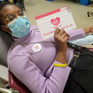 mangugsosung1's tweet photo. En solidarité avec
@EFS_dondesang
et au travers de notre campagne #LifeOn, nous participons activement et soutenons cette action : le don du sang🩸
Vous aussi soyez volontaire, car 1 don c'est 3 vies sauvées🤝!
#NCNTbenevolat #dondusang #campagneLifeOn #France #EFS https://t.co/i7QhL383ch