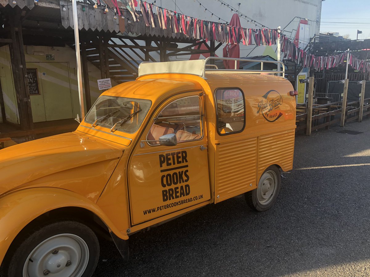 Just been on a rescue mission bun delivery to Birmingham in this beauty. Nothing but smiles. #2cv #digbeth #realbread
