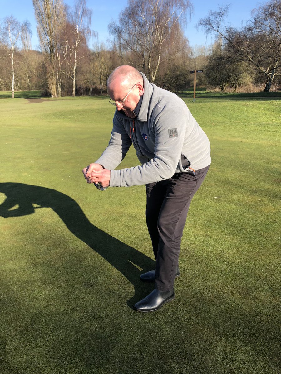 leeacox's tweet photo. Nice to catch up and talk turf & soil science with @mike_amenity @AgrovistaAMNTY look forward to the results of soil samples ๐โณ๏ธ #wearedry https://t.co/YVpH1TYLE0