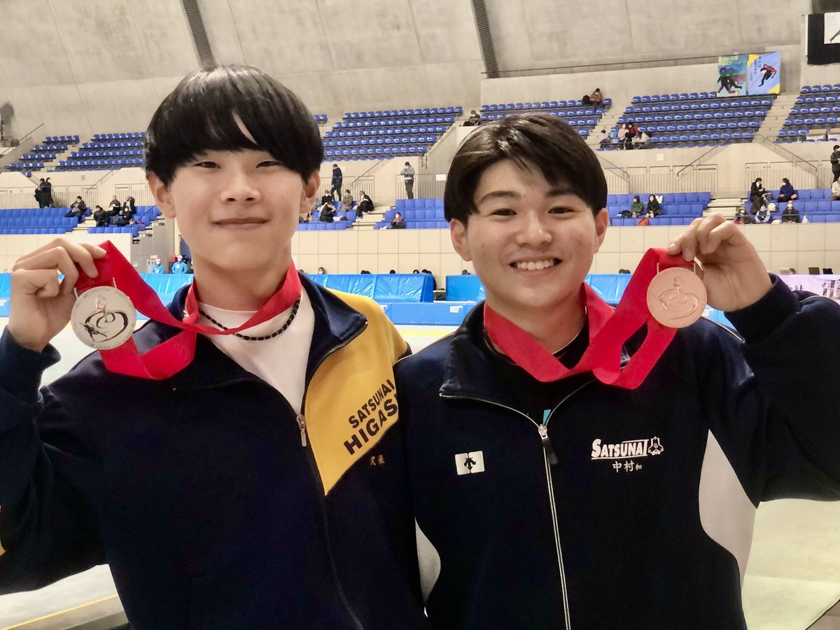 全国中学スケート大会⛸

🥇×1  🥈×5  🥉×3  入賞×10

みんな本当によく頑張りました！！もう少しのところで勝たせてあげられなくて本当に悔しい。悔しいけど優勝した選手たちが本当に強かった。スター揃いの3年生が抜けて更に厳しい闘いにはなるけど、また来年雑草魂で勝てるレベルまで上げてみせる！