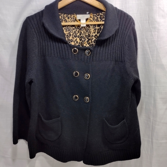 KjPosh's tweet photo. So good I had to share! Check out all the items I'm loving on @Poshmarkapp #poshmark #fashion #style #shopmycloset #sorel #showmeyourmumu #anntaylor: https://t.co/HIp6tNHM74 https://t.co/gyVSTGJJsR