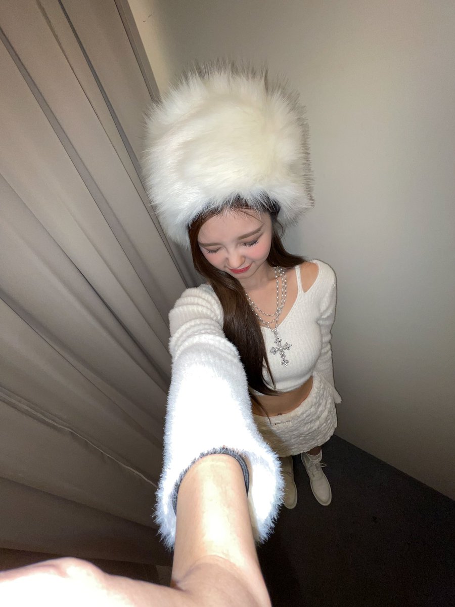 dayeonbbl's tweet photo. [230208] 💌 https://t.co/Y68bFNH8DY