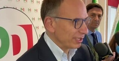 GiancarloDeRisi's tweet photo. Ridicole e inattuali le due #mozioni firmate dalle #opposizioni, compreso Calenda in confusione, per far #dimettere Delmastro e Donzelli. Finisce qua il gran #casino di Enrichetto Letta? https://t.co/NyRGiXXawj