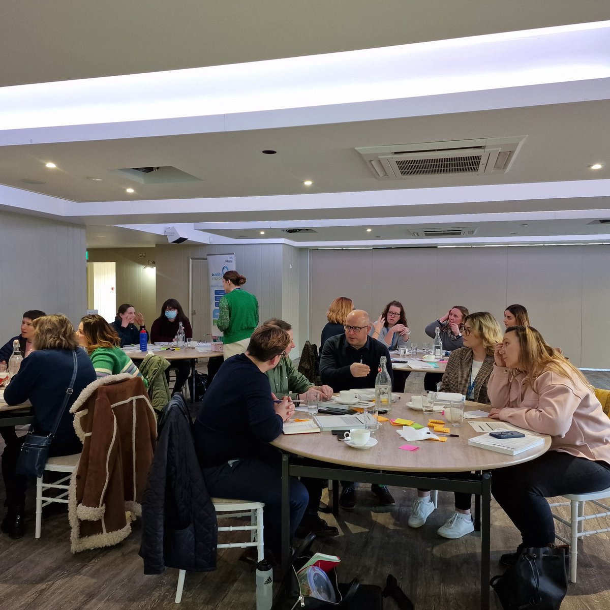 Sarahd1963's tweet photo. Alot of discussions in the room. 👏 #QSIR Fab group, lots of engagement @TeamQEH @TeamQEH_QI @LouNotley @DN_awebster https://t.co/fZIDHq4mcs