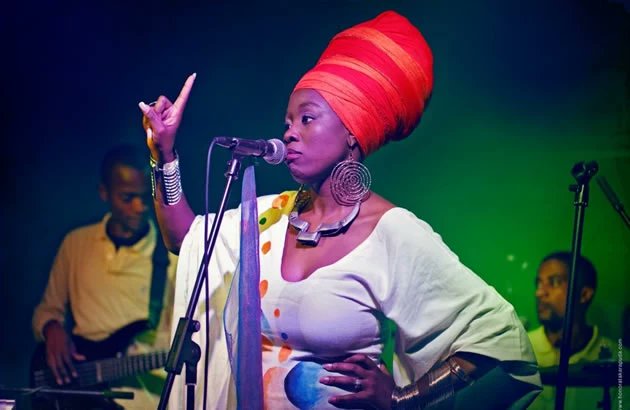 #womencrushwednesday Dudu Manhenga  a prominent Zimbabwean born Afro Jazz artist. She performs with the band Colour Blu and they have performed on local platforms and internationally. Her vocals are a force to reckon. 
#everythingzwmusic