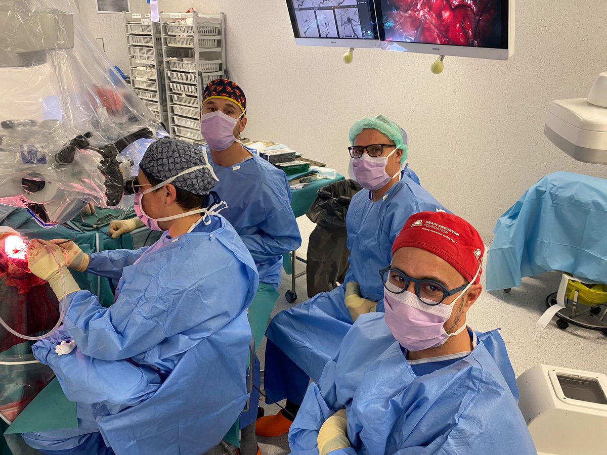 DrSanmillan's tweet photo. Skull base & neurovascular teamwork
#complexcranial #skullbase #nsgy
@hbellvitge https://t.co/WkOPhePRKI