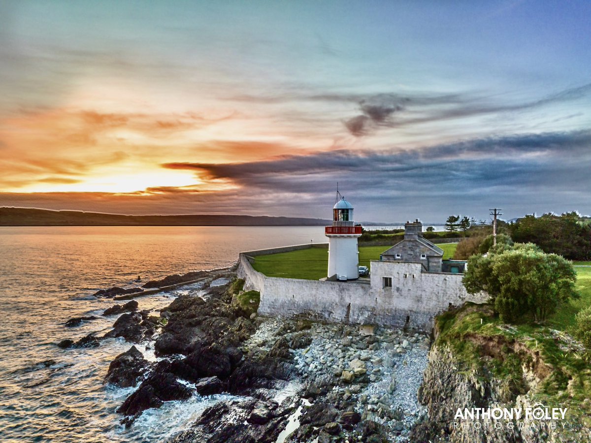 Ballinacourty Lighthouse, Co. Waterford at Sunset #lighthouse #Ireland #sunsetphotography #Dungarvan #Waterford #DJI #Mavic3 <a href="/DJIGlobal/">DJI</a> <a href="/Failte_Ireland/">Fáilte Ireland</a> <a href="/WaterfordGrnWay/">Waterford Greenway</a> <a href="/AimsirTG4/">Aimsir TG4 💚</a>