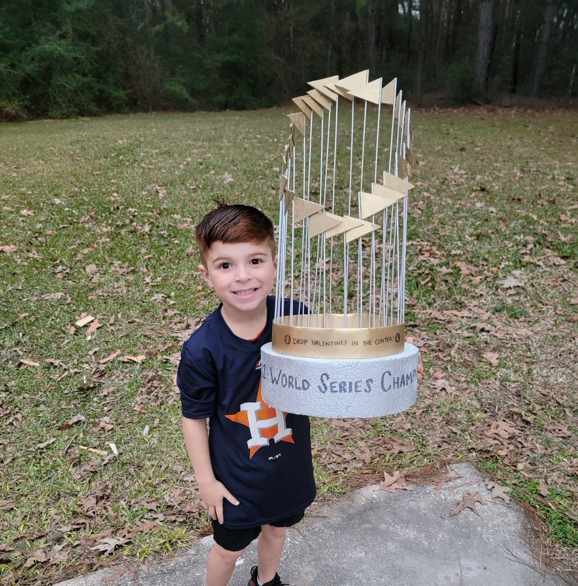 BoManni3's tweet photo. His momma made this for him to collect valentines day cards at school! Just drop em in the middle!
#fortheh @astros #WorldSeries2022 https://t.co/2H6IH7pMTf