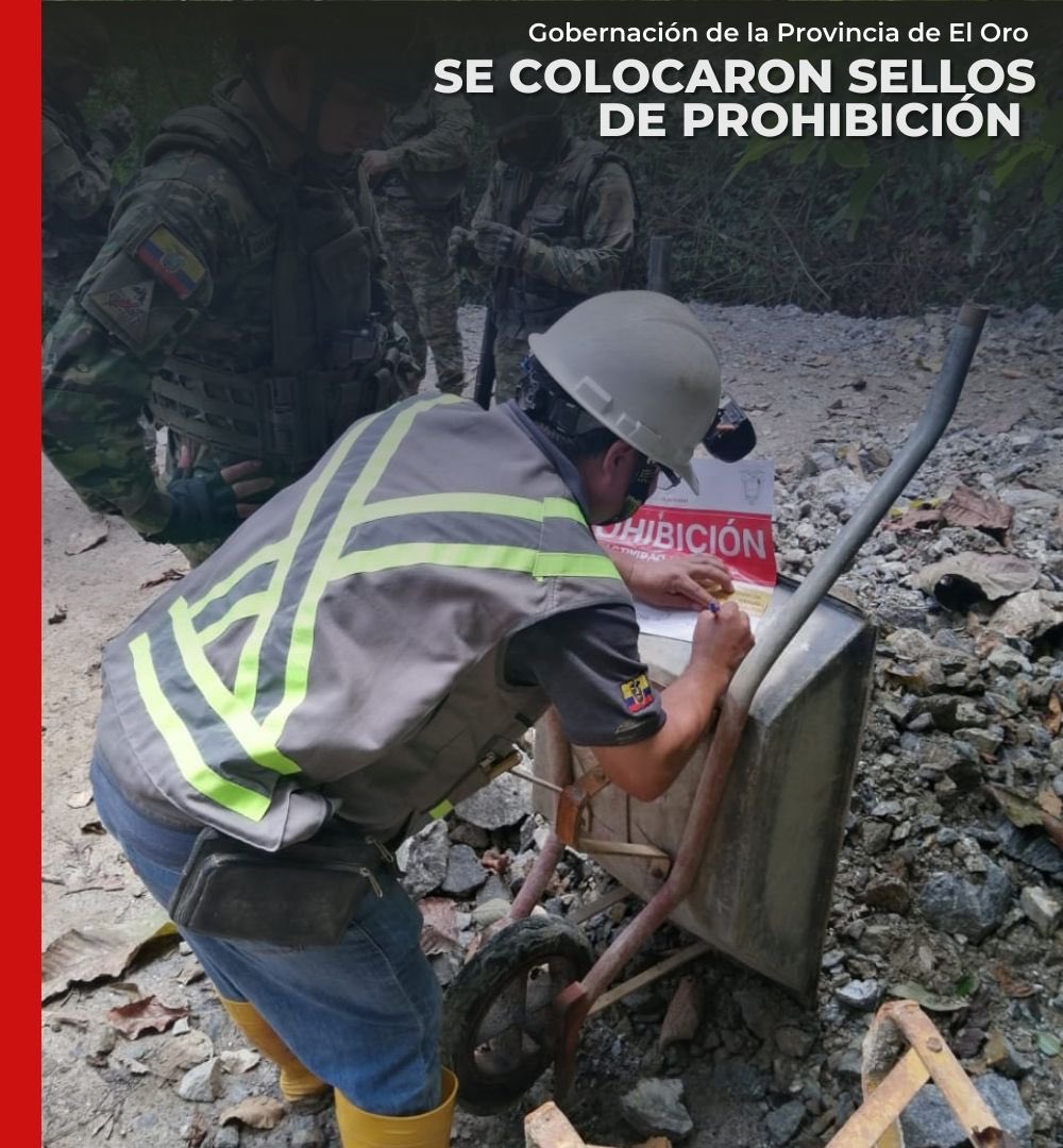 GoberElOro's tweet photo. 📌En #Piñas, personal de la @ARC_EnergiaEc con el acompañamiento de la @CNPPinas junto con @PoliciaEcuador y @FFAAECUADOR ejecutaron un operativo contra minería ilegal en el sector La Bocana.

RESULTADOS
✅Mina ilegal clausurada
✅Sellos de prohibición 
✅Maquinaria paralizada https://t.co/FbRjTWXYoN