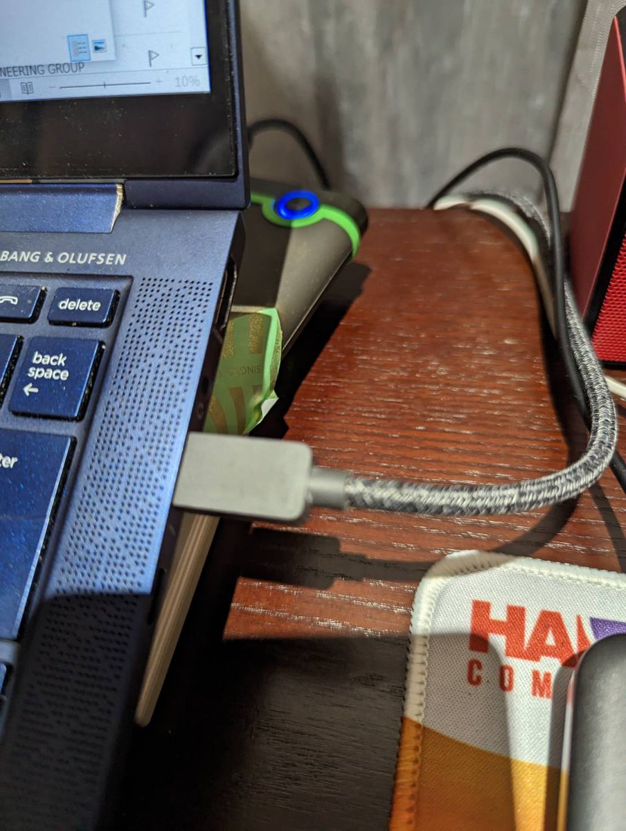 yoshidaakihiro's tweet image. 現在、使っているHPのPCの指紋センサーが
アパートだと反応しない件、

アパートで使っている、USBハブの先にHDDが
3台つながっているからでした。

どうりで、オフィスでは反応していたわけだ

ペリフェラルいっぱいだとダメなんだね

＃HPPC
＃HP
#dragonfly