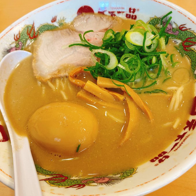 今日天下一品行ったんだけど(私2回目妹初めて)、キムチ合うね…SUGIZOさんありがとう 