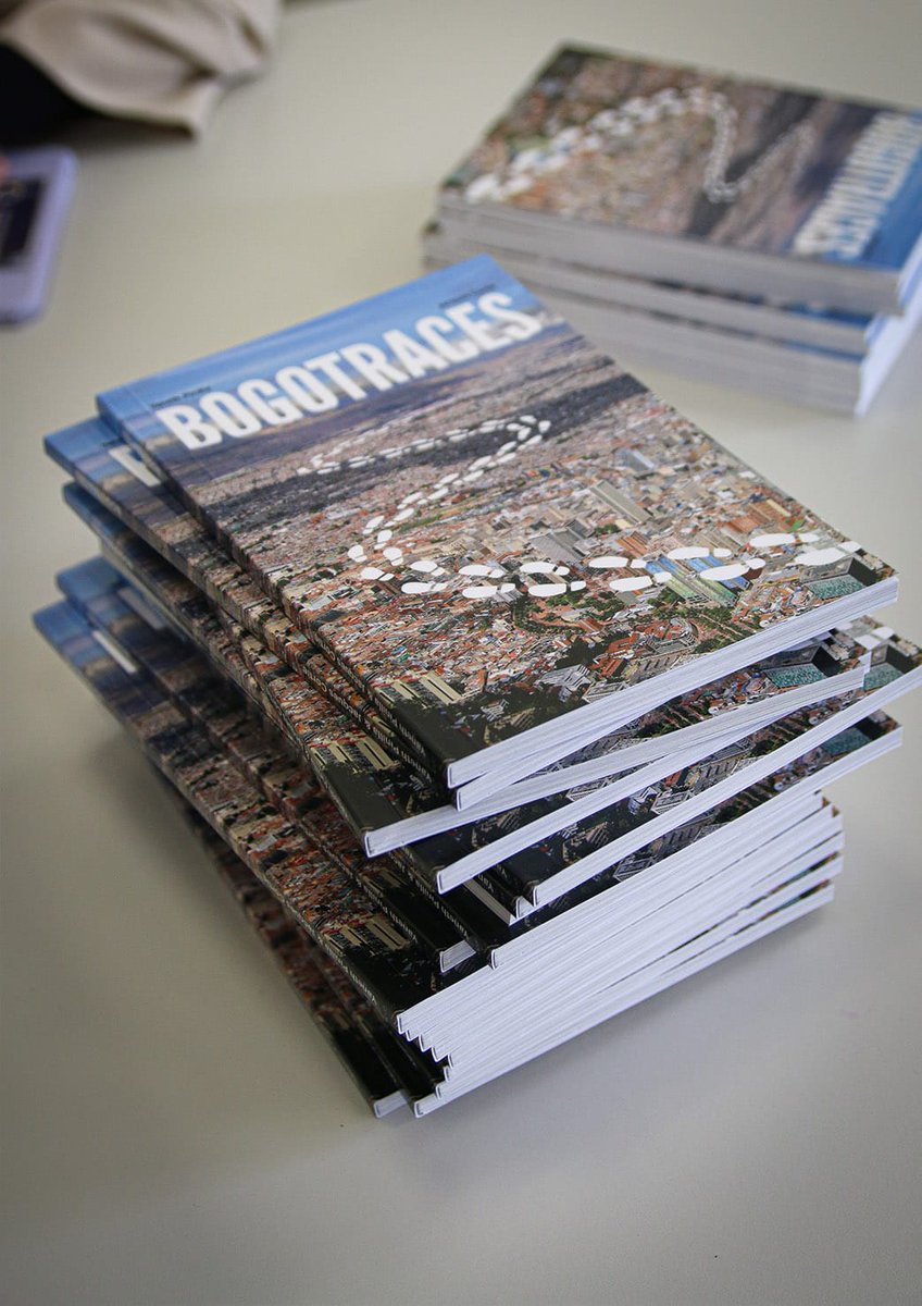 Jacques_Cortie's tweet photo. Publicación del libro coescrito con Yaneth #Pinilla: 1 compilación de 9 reportajes, investigación y caminatas en #Bogotá. 

Titulado "Bogotraces" x el juego de palabras entre Bogotá y traces. Disponible con los autores: 10€ + envío/pedir en DM.

Presentación y dedicatorias 👇 https://t.co/HuC98EDJqH